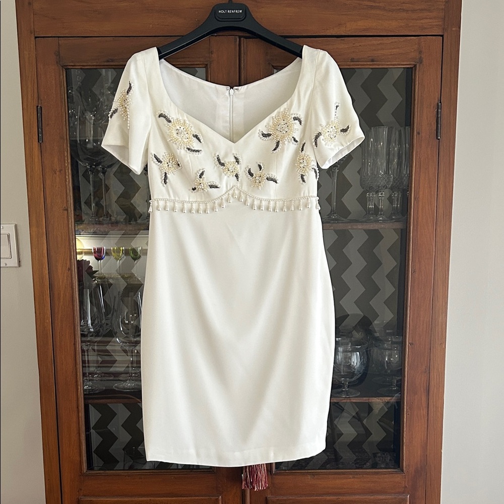 A custom wedding mini dress ~ second dress look!

100% lined. Fabric